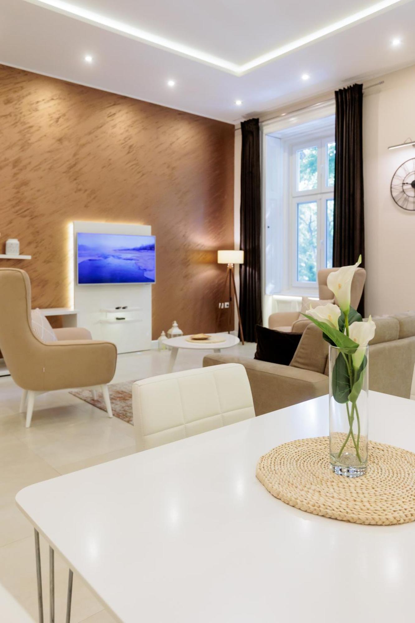 Apartman Mirakul スボティツァ エクステリア 写真